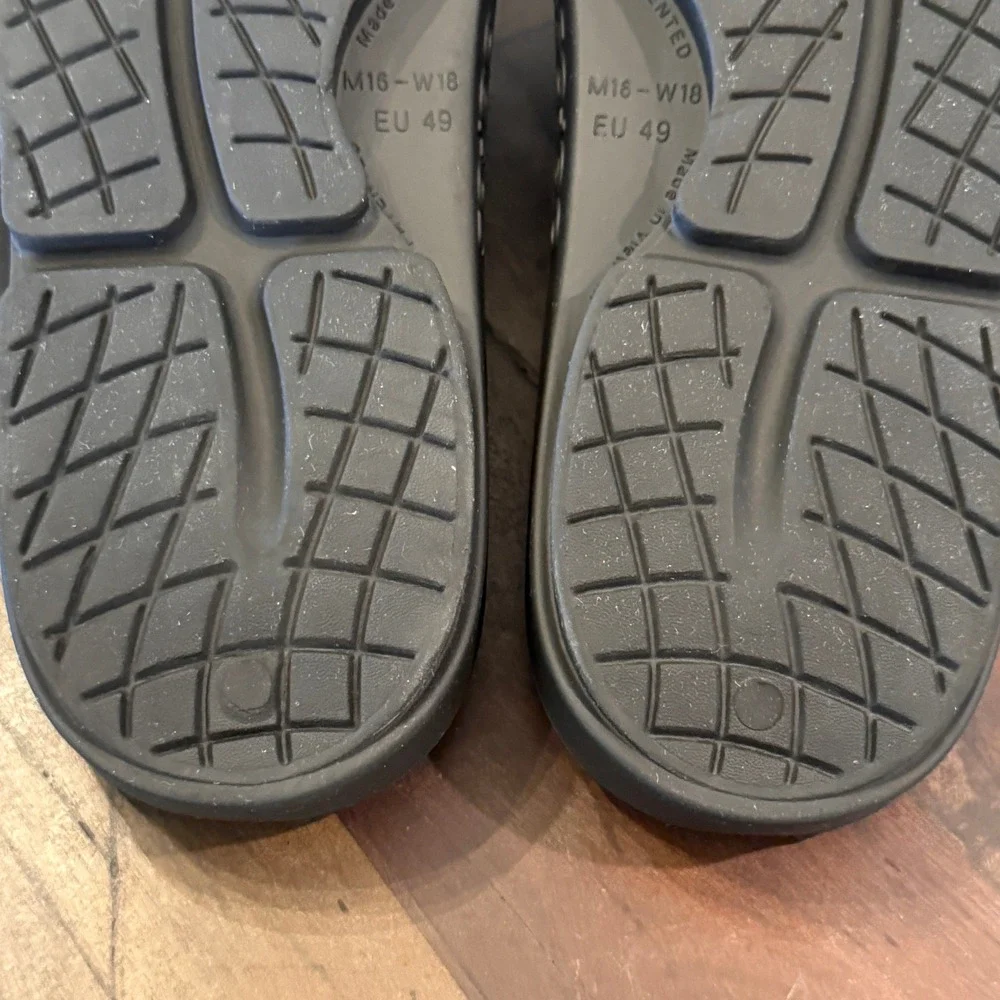 OOFOS OOriginal Sport Sandal Black Graphite Mens 16 Womens 18 EU 49 Recovery